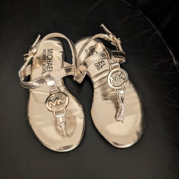Michael Kors Gold Metallic Sandals For Toddlers Size 7 - Picture 1 of 4